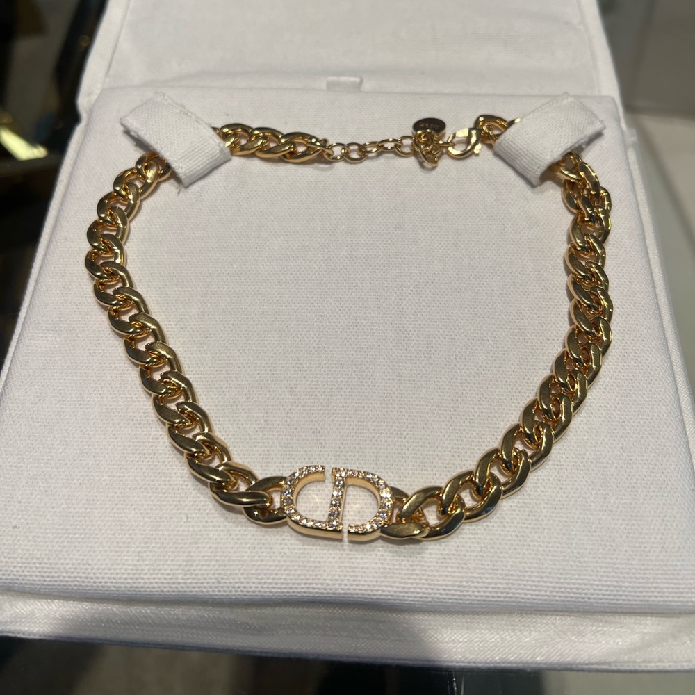 ✨Christian Dior necklace✨